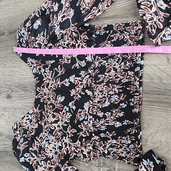 Free People Womens Santiago Printed Smocked Crop Top Black Floral - Picture 9 of 9